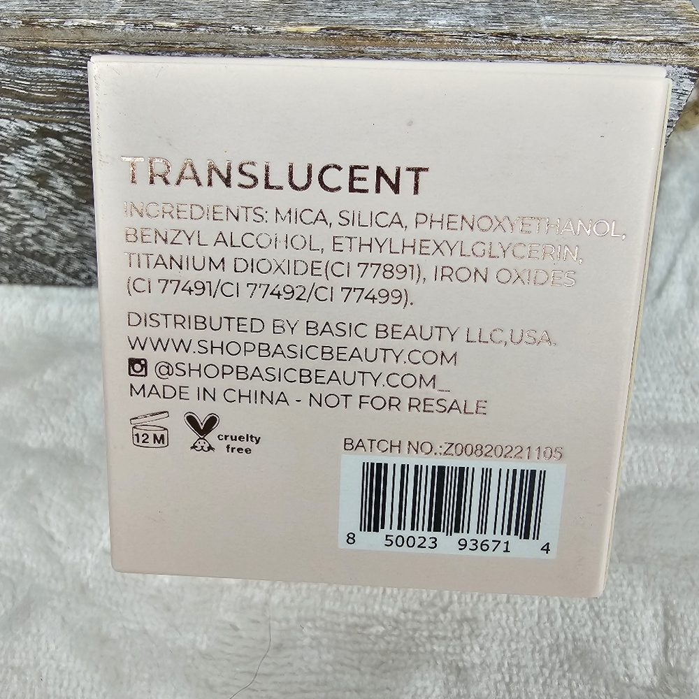 Basic Beauty Translucent Setting Powder - Picture 3 of 4